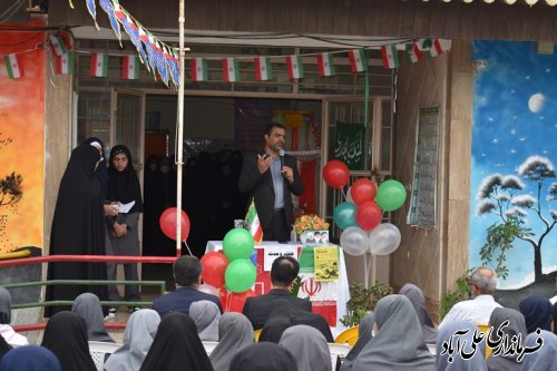 جشن وحدت در دبیرستان دخترانه وحدت فاضل آباد برگزار شد 